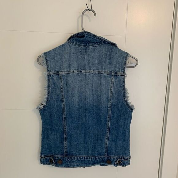 𝅺BDG Urban Outfitters Distressed Denim Vest - Picture 3 of 4